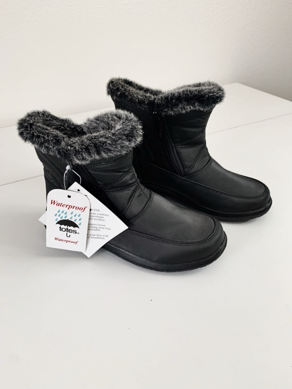 Totes Women's Cold Weather Black Boots ~ 6